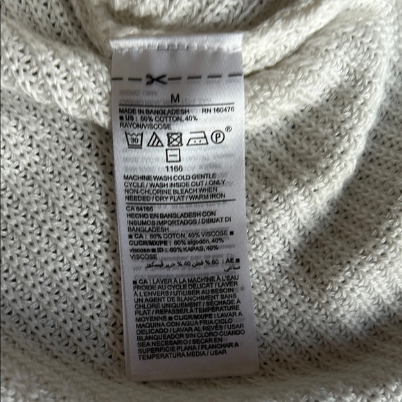 Old Navy Women's White Sweater - Picture 6 of 6